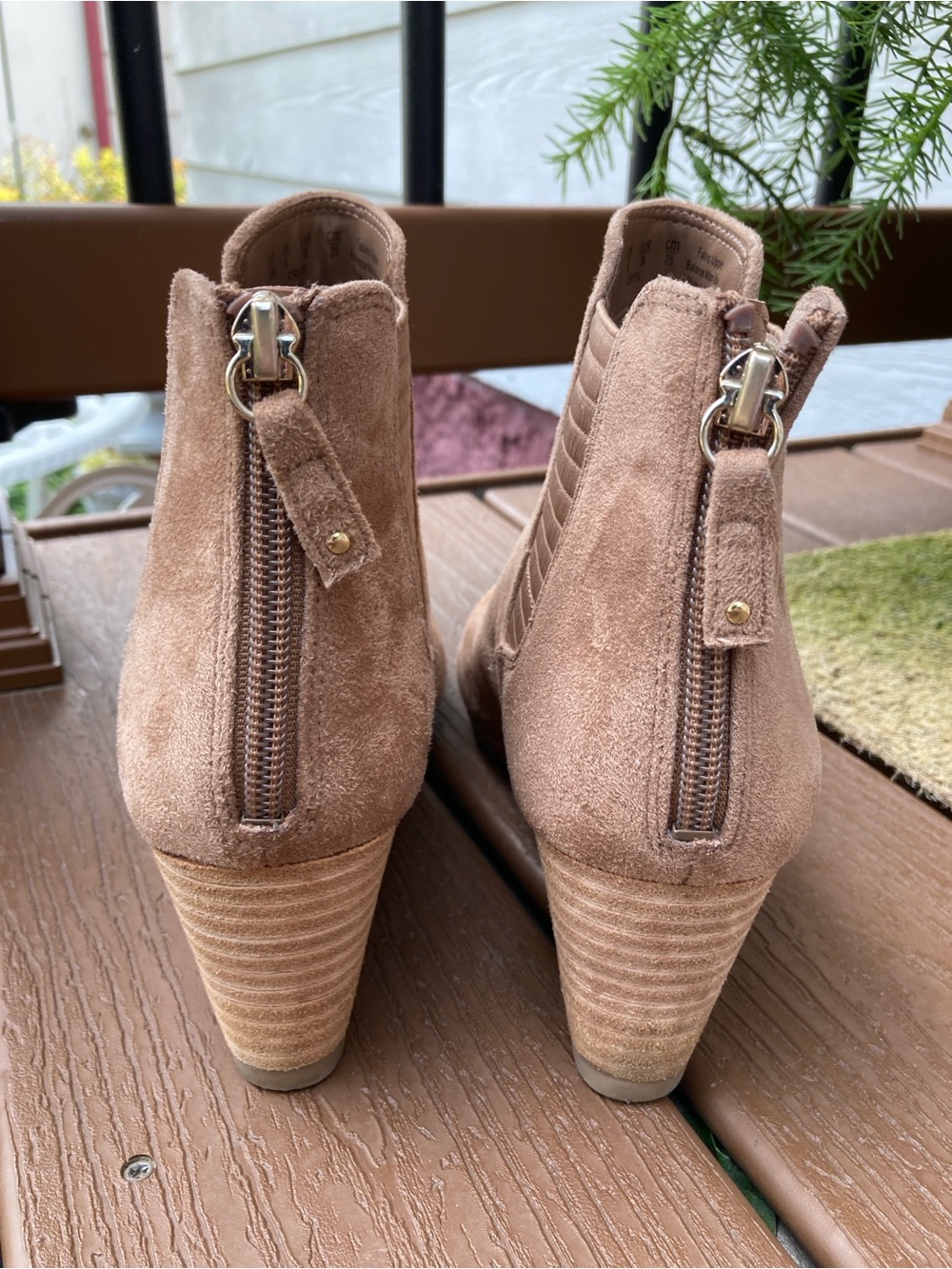 Dr. Scholls Size 8M Critic tan faux suede wedge ankle booties - Picture 3 of 12